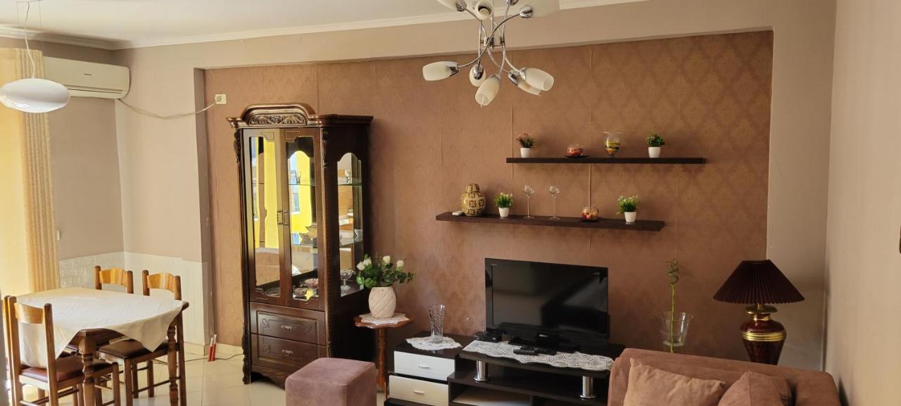 Charming Apartment Lushnjë Εξωτερικό φωτογραφία